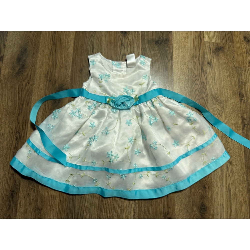 Youngland Baby Dress Girl Size 12 Months White Floral Embroidered Satin Occasion